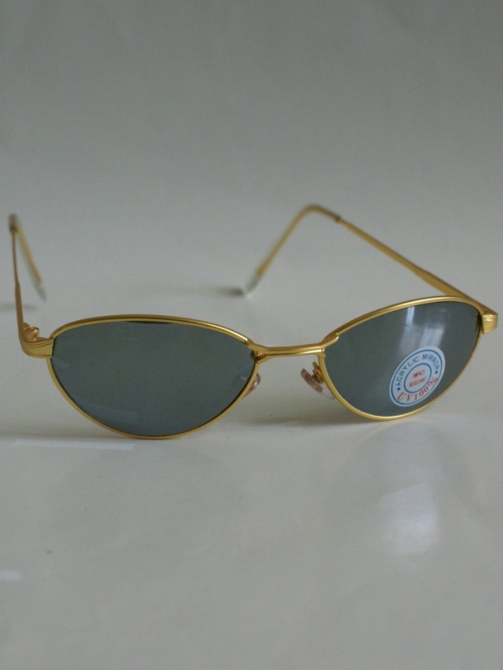 NWT TruVintage 90's/Y2K gold frame lady's fashion sunglass w/smoke mirrored lens